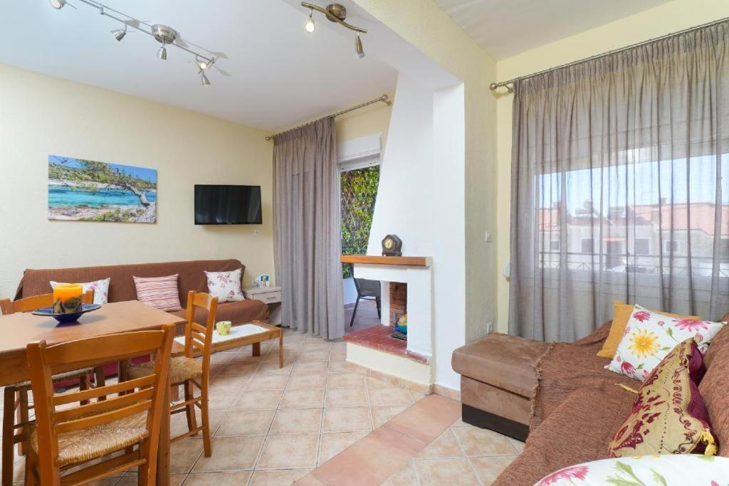 Golden Beach Maisonettes Villa Chrysi Ammoudia Oda fotoğraf
